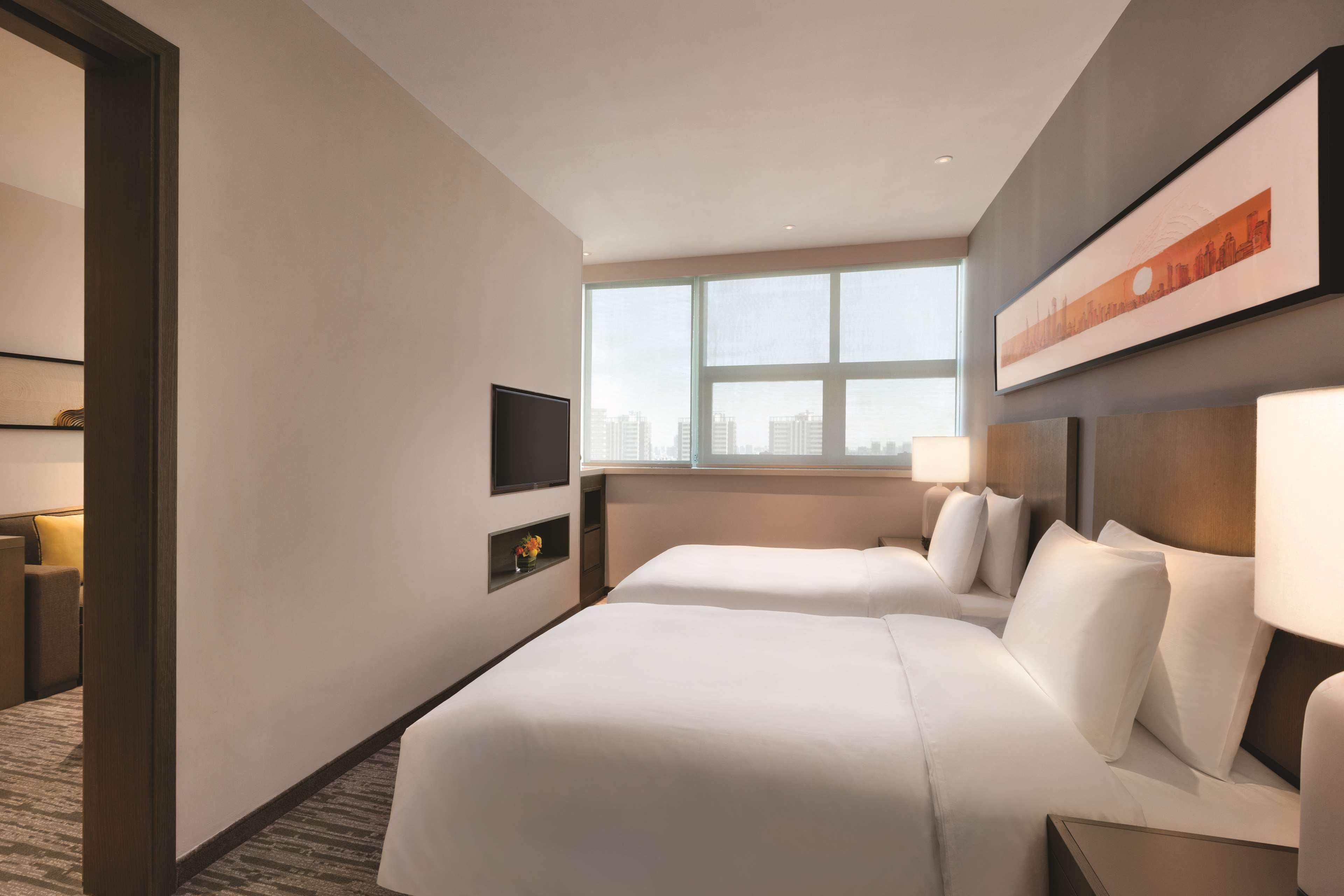 Отель Hyatt House Yinchuan Yuecaicheng Экстерьер фото