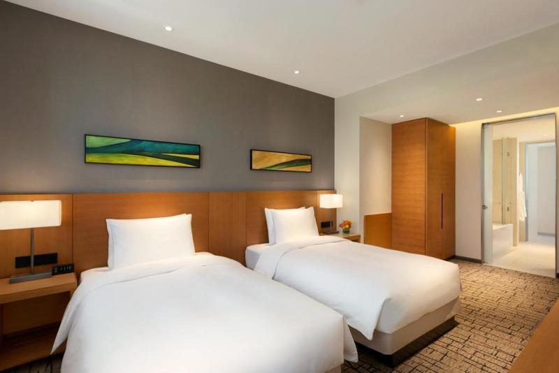 Отель Hyatt House Yinchuan Yuecaicheng Экстерьер фото